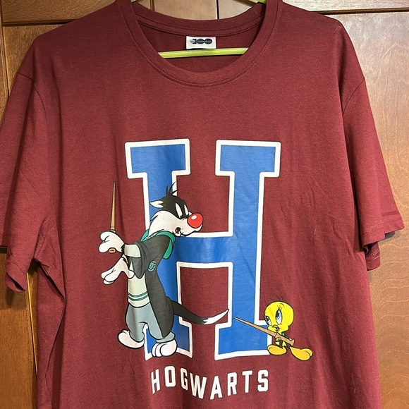 SALE!! Hogwarts Slytherin Sylvester and Tweety shirt - Picture 4 of 9